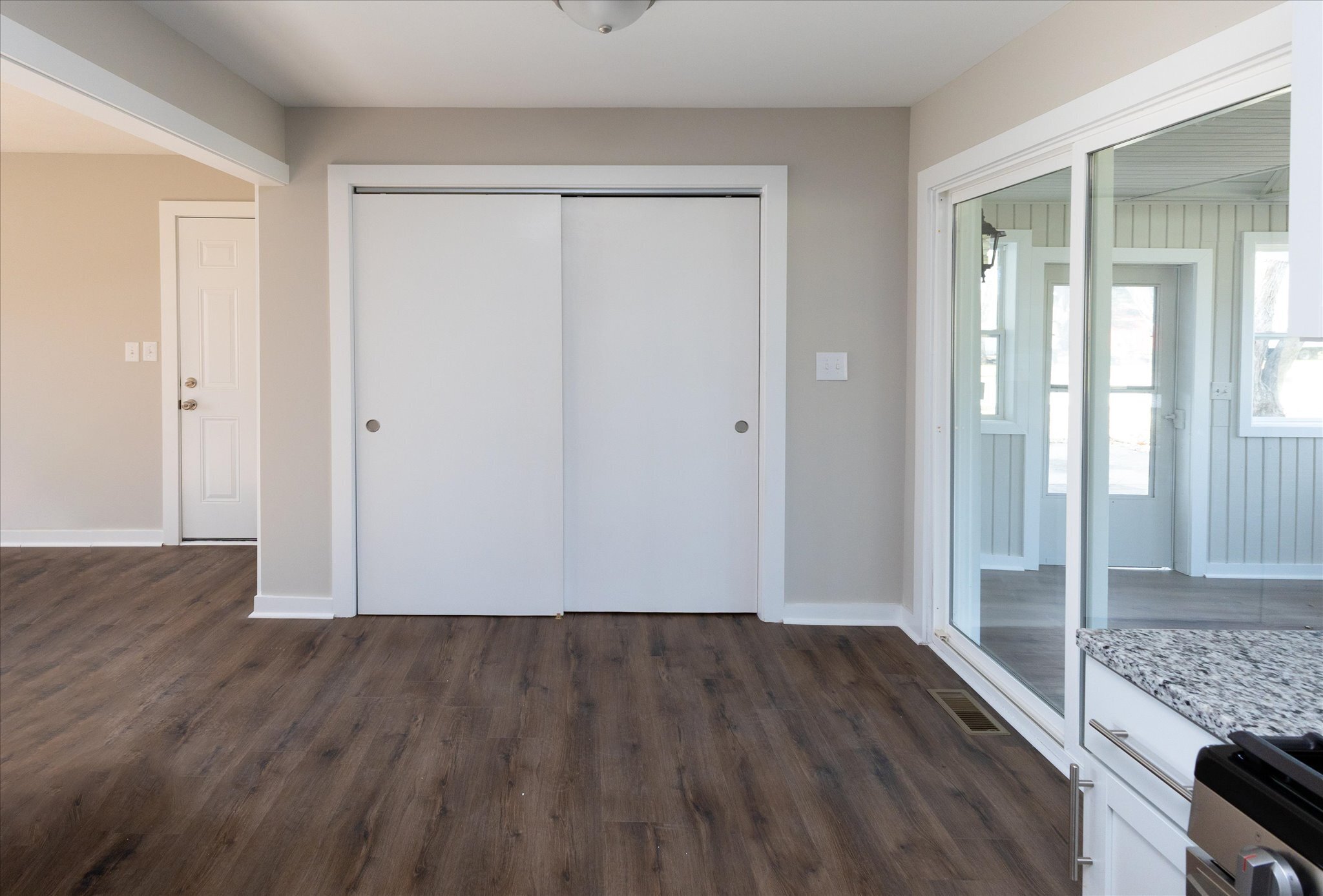 5556 Powell Road Indianapolis, IN 46221 - Photo 8 of 21 Gallery Image 8