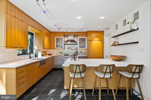 $1,695,000 | 2905 Ash Mill Road, Doylestown, PA 18902