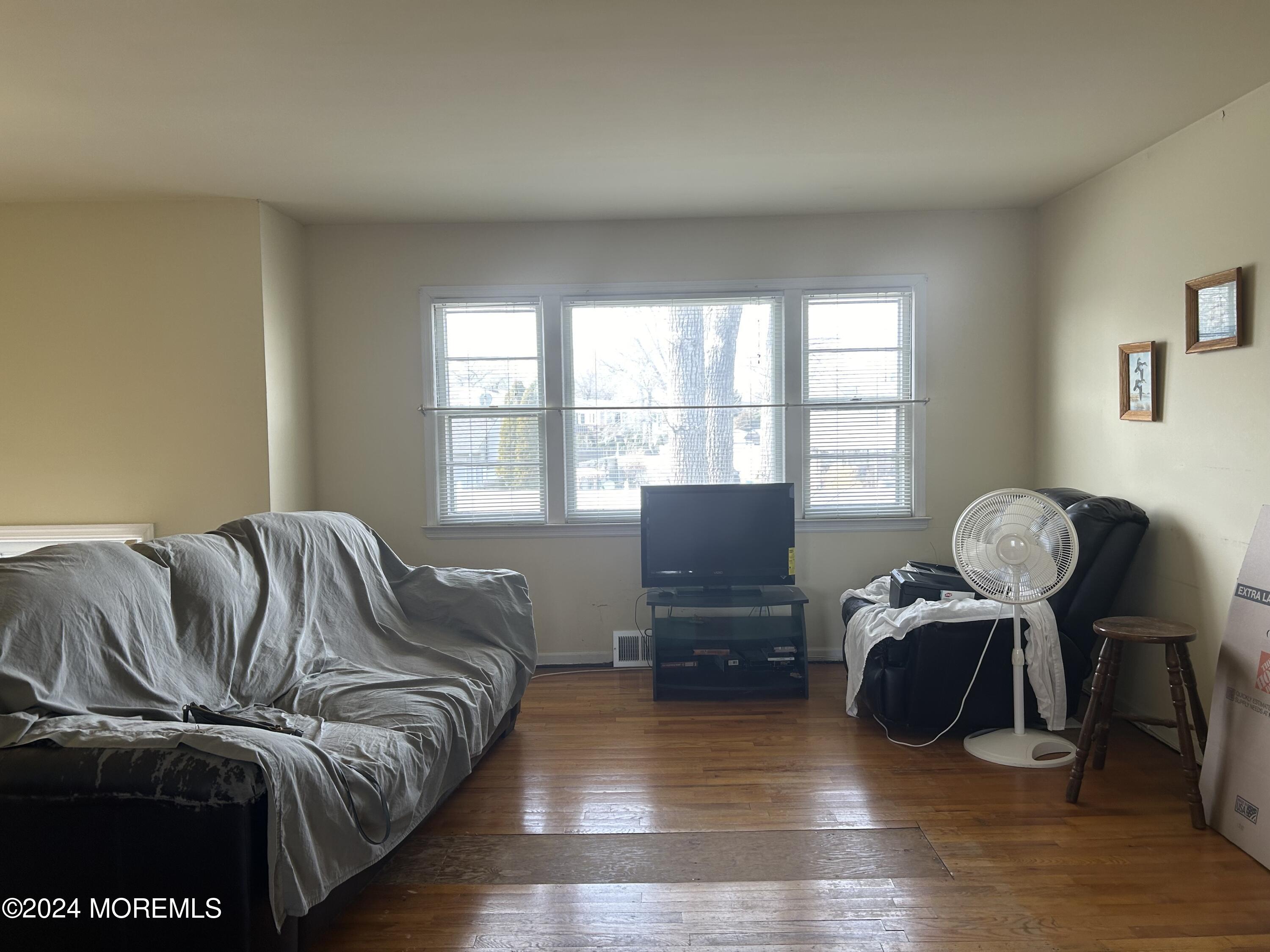 1124 Leonard Road Point Pleasant, NJ 08742 - Photo 6 of 15 IMG_5342