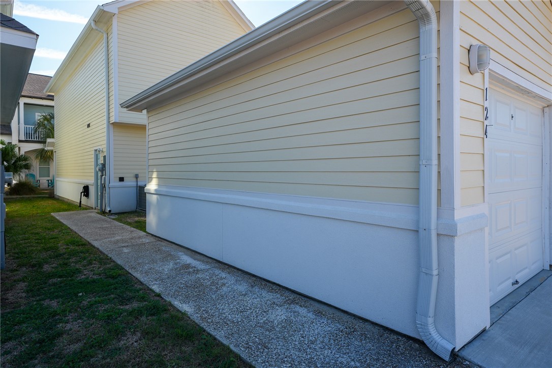 124 Lavaca Rockport, TX 78382 - Photo 30 of 39