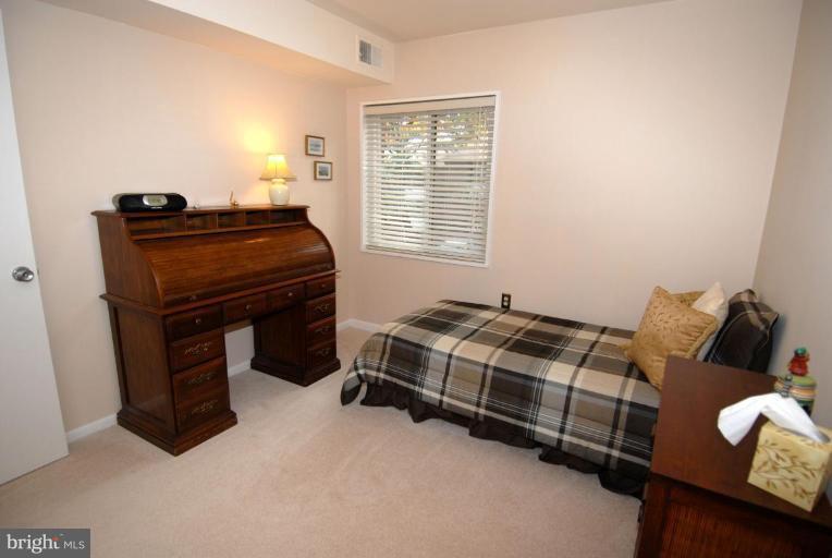 1402 Northgate Square, Unit 2/12B Reston, VA 20190 - Photo 14 of 18 Bedroom #2