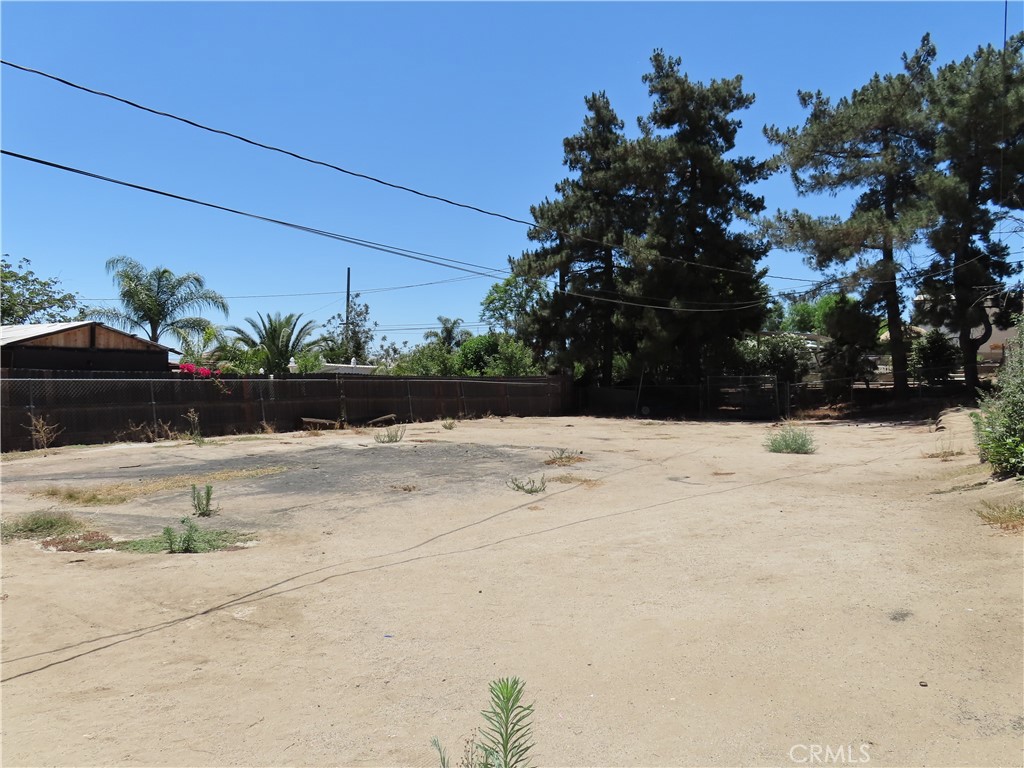 925 Navajo Road Perris, CA 92570 - Photo 11 of 14