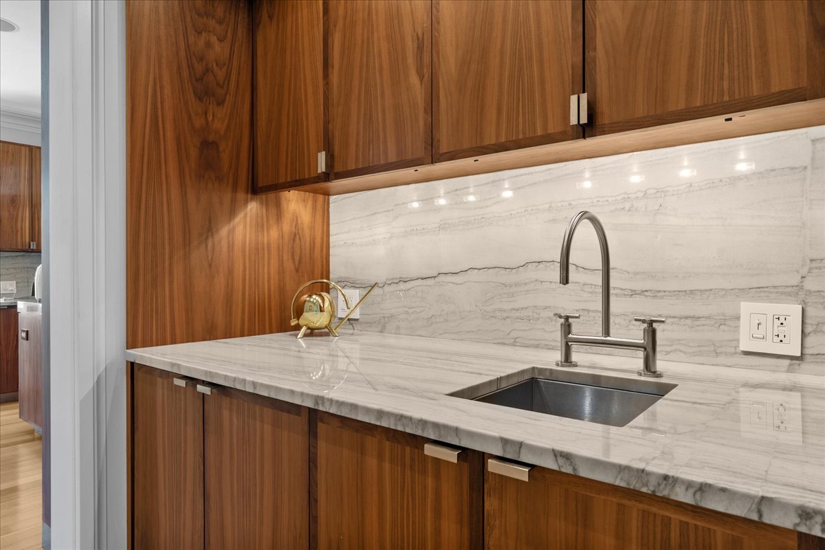 687 Sheridan Road Wilmette, IL 60091 - Photo 18 of 60