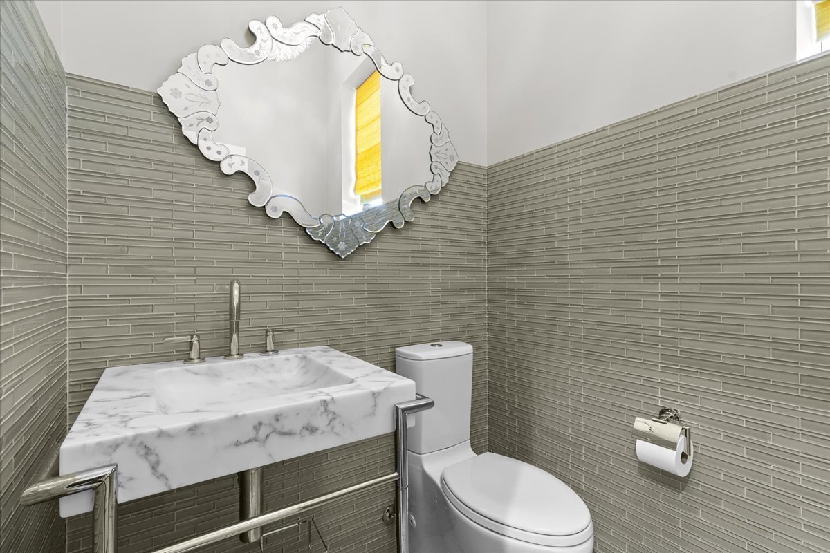687 Sheridan Road Wilmette, IL 60091 - Photo 32 of 60