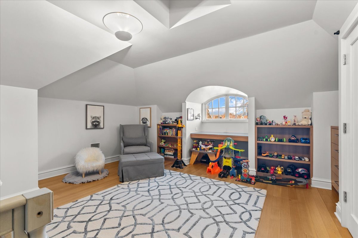 687 Sheridan Road Wilmette, IL 60091 - Photo 39 of 60