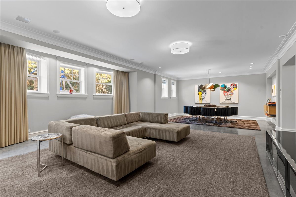 687 Sheridan Road Wilmette, IL 60091 - Photo 47 of 60