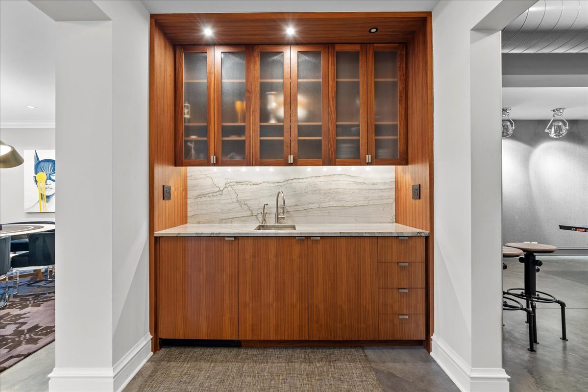 687 Sheridan Road Wilmette, IL 60091 - Photo 48 of 60
