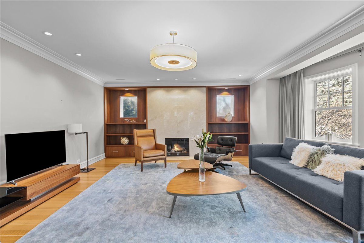 687 Sheridan Road Wilmette, IL 60091 - Photo 9 of 60