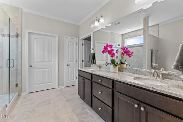 a bathroom with a bath tub