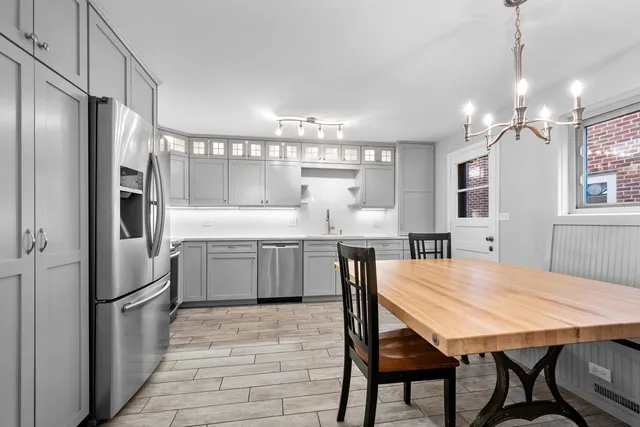 $379,900 | 249 Vine Avenue, Unit B, Park Ridge, IL 60068