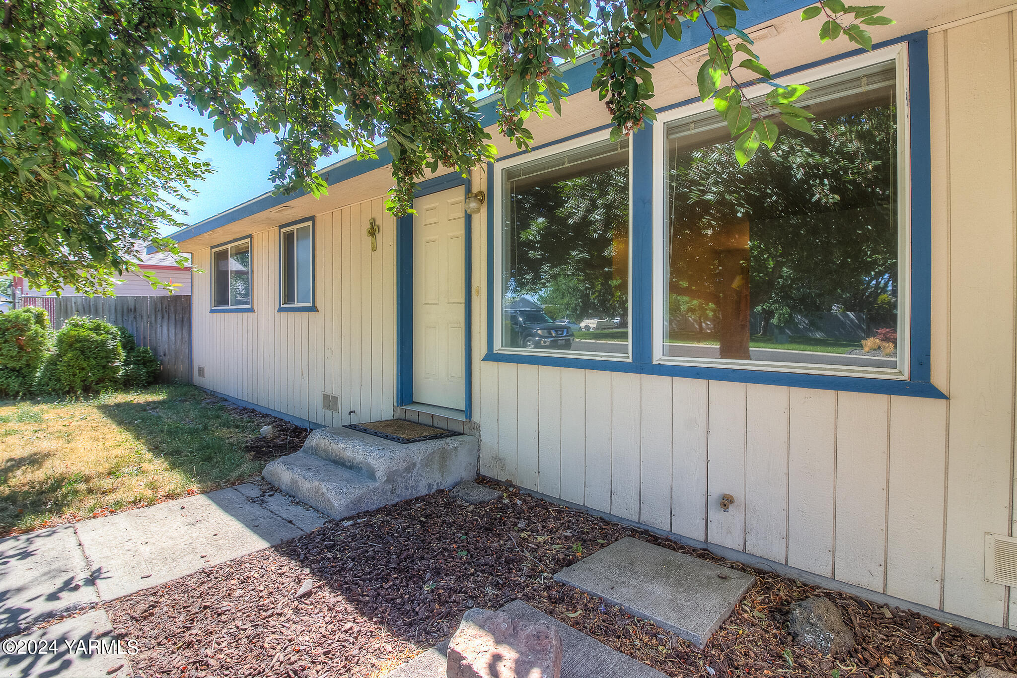 1729 Parsons Loop Yakima, WA 98908 - Photo 27 of 27 a view of a house with a yard