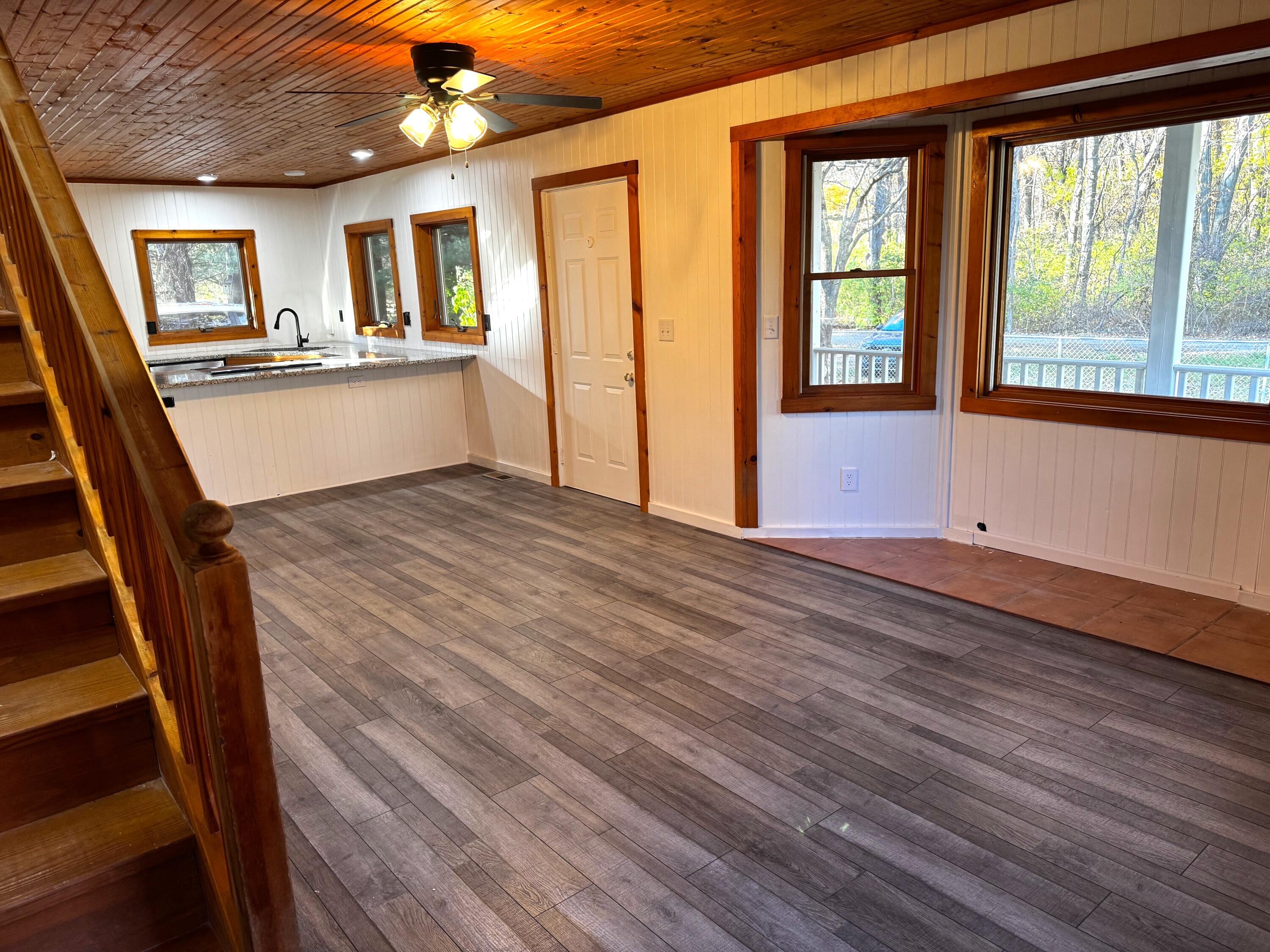 3336 Chabot Road Benton Harbor, MI 49022 - Photo 14 of 27 Living Room