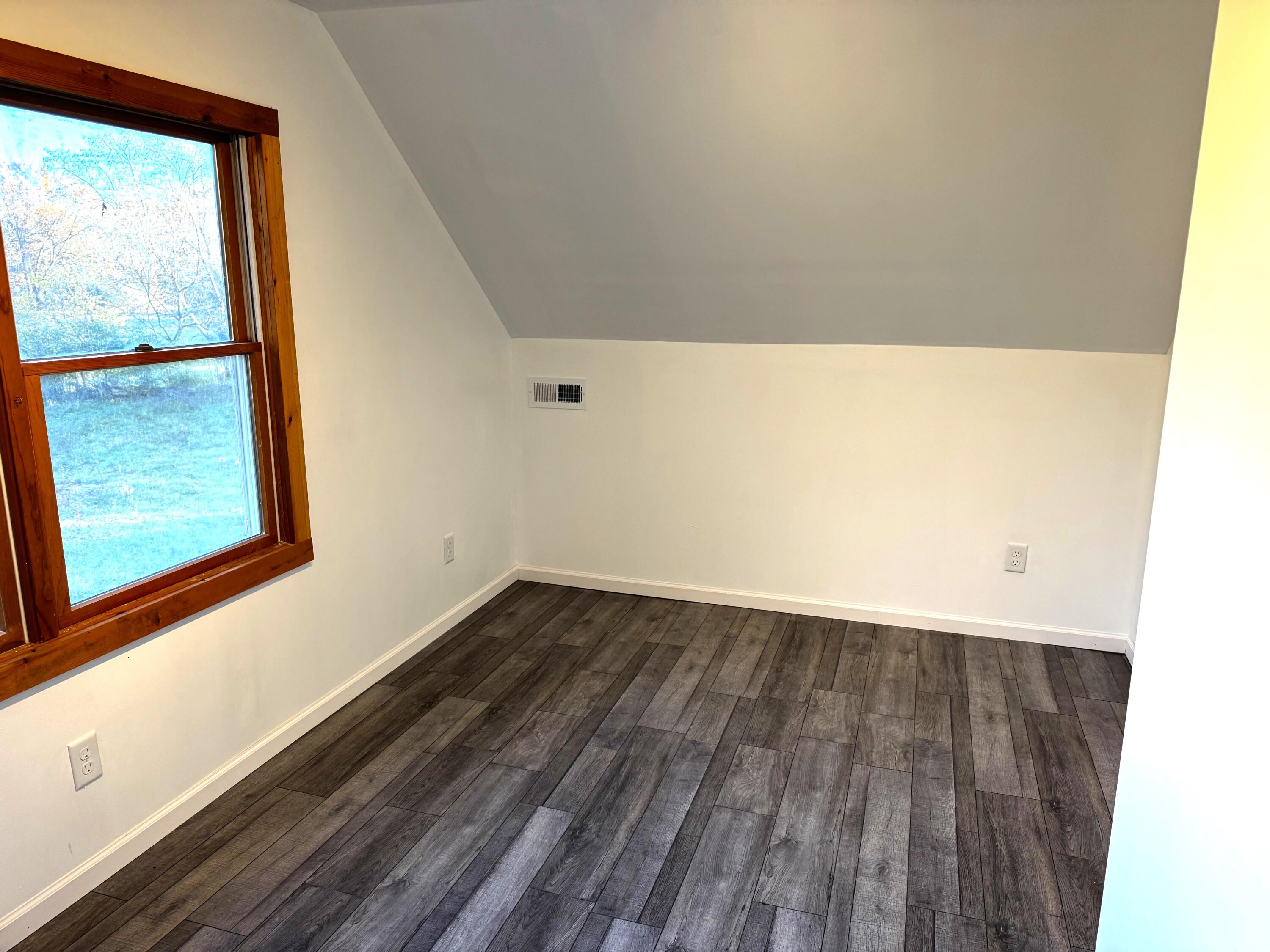 3336 Chabot Road Benton Harbor, MI 49022 - Photo 17 of 27 Bedroom 2