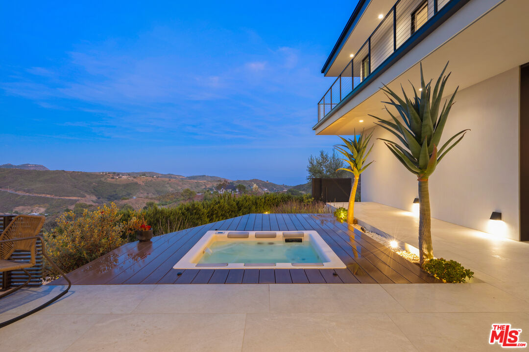 33433 Decker School Road Malibu, CA 90265 - Photo 15 of 53