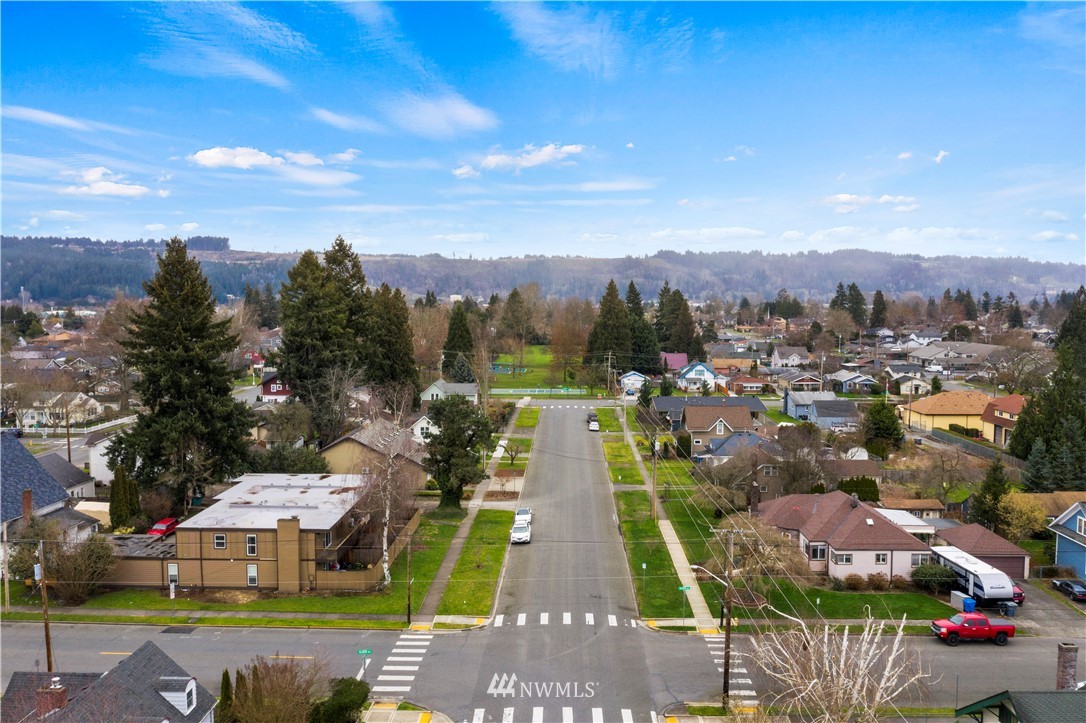 1103 Thompson Street Sumner, WA 98390 - Photo 27 of 29 a view of a city