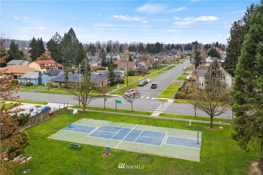 1103 Thompson Street Sumner, WA 98390 - Photo 29 of 29 a view of a city