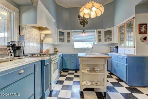 $345,000 | 122 Lee Street, New Iberia, LA 70560