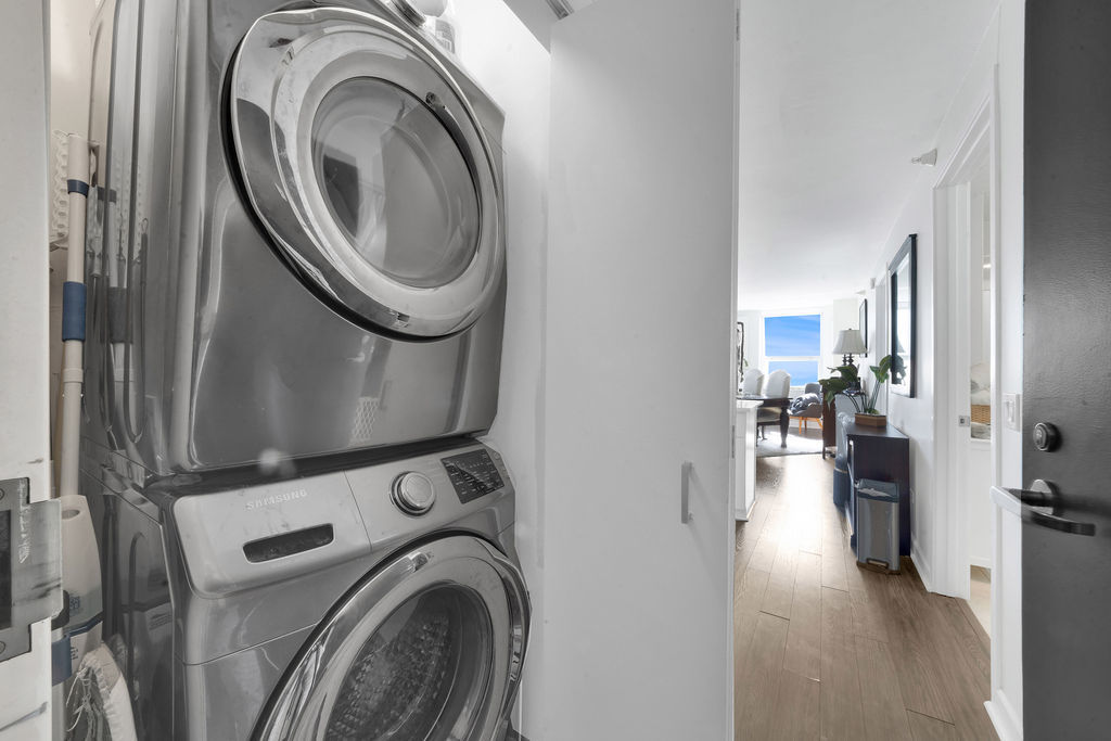 545 North Dearborn Street, Unit 2510 Chicago, IL 60654 - Photo 13 of 37 a view of a kitchen with washer and dryer