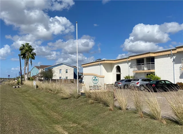 a front view of house with yard