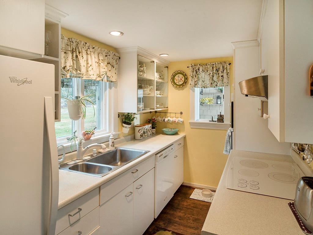 116 South Freeport Road Freeport, ME 04032 - Photo 8 of 28 Kitchen