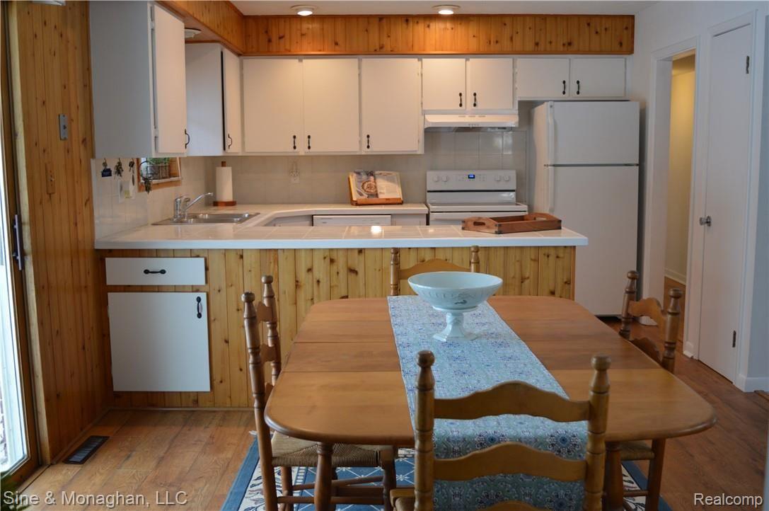 8559 Stone Road Algonac, MI 48001 - Photo 7 of 33 022.JPG