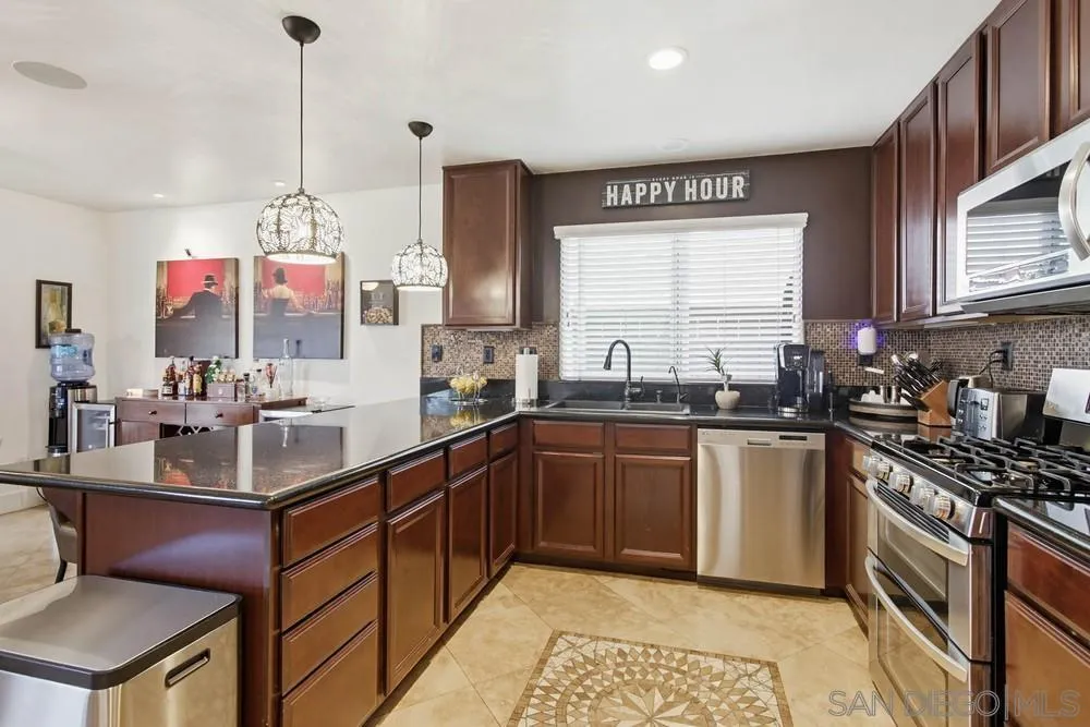 14610 Fairburn Street Poway, CA 92064 - Photo 13 of 44