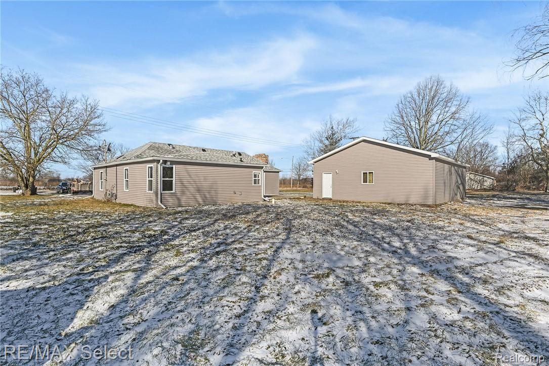 4055 South Genesee Road Grand Blanc, MI 48439 - Photo 16 of 19 CNG_5304.jpg