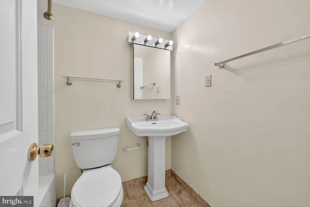 $2,350 | 1301 20th Street Northwest, Unit 1003, Washington, DC 20036
