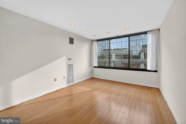 $2,350 | 1301 20th Street Northwest, Unit 1003, Washington, DC 20036