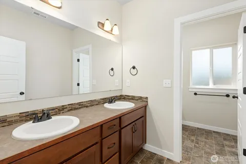 $774,995 | 3210 14th St Place Southeast, Puyallup, WA 98373