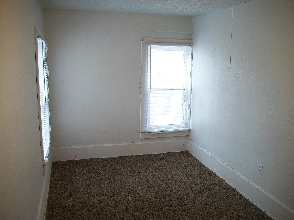 302 South Center Street Lone Tree, IA 52755 - Photo 13 of 20 Gallery Image 13