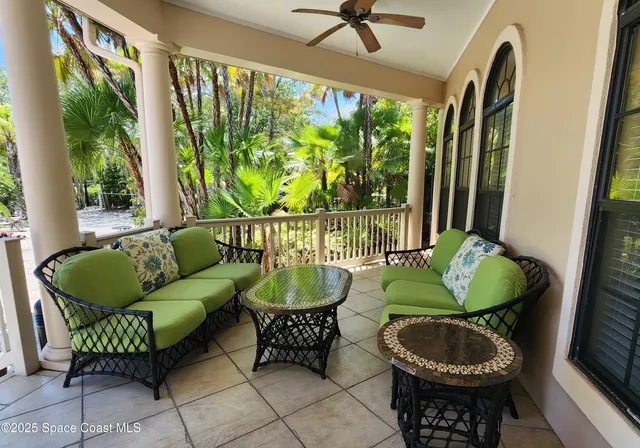 a sign that is on the side of the road