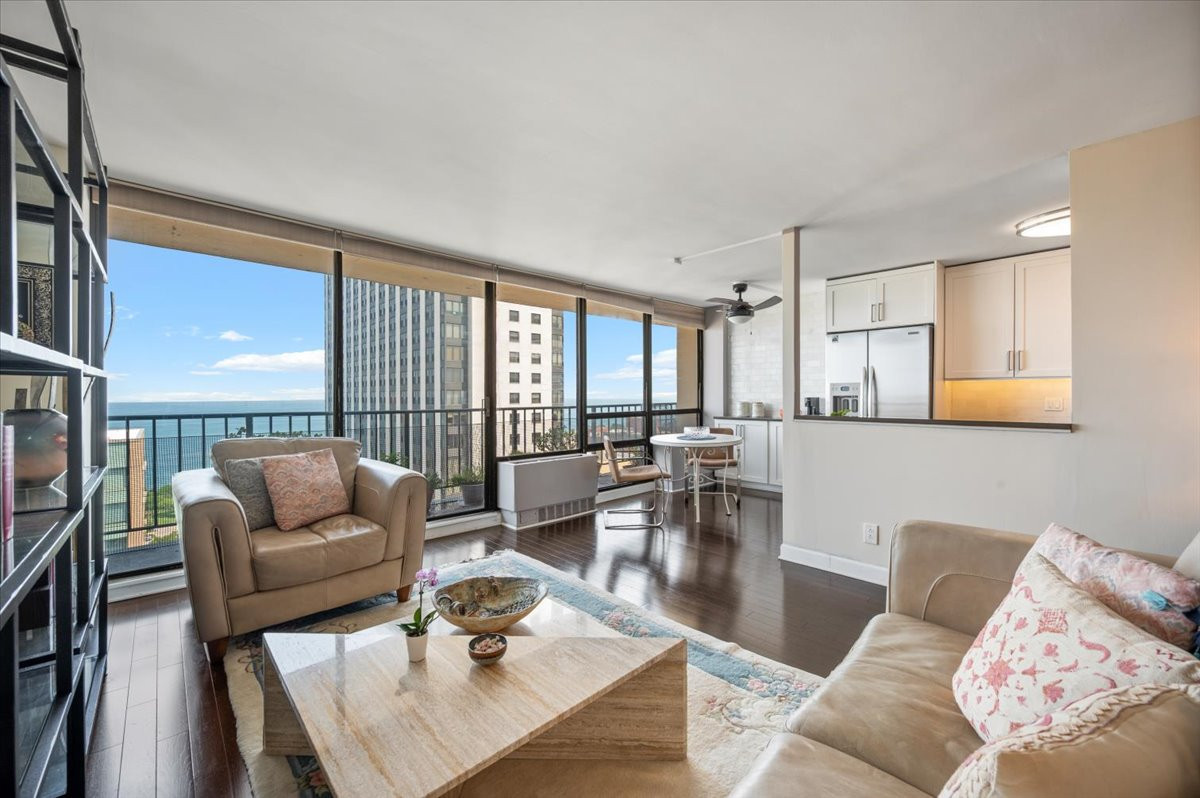3150 North Sheridan Road, Unit 27B Chicago, IL 60657 - Photo 2 of 24 Gallery Image 2