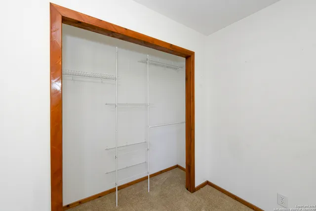 $330,000 | 904 Eagle Creek Drive, Floresville, TX 78114