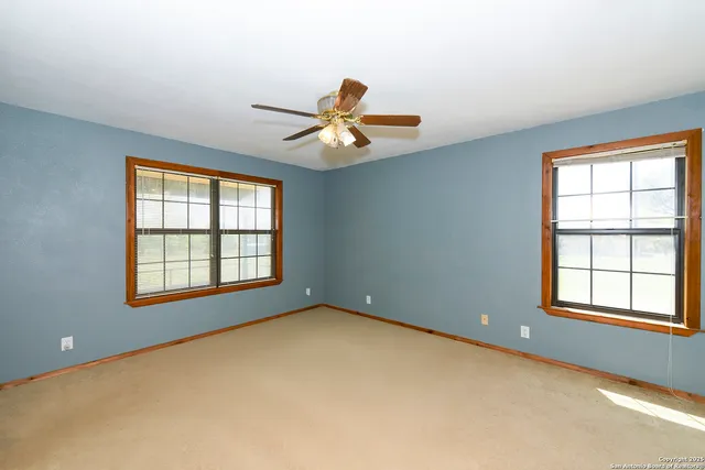 $330,000 | 904 Eagle Creek Drive, Floresville, TX 78114