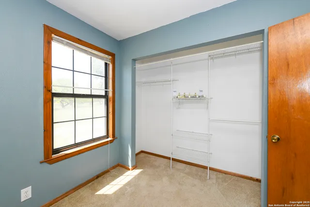 $330,000 | 904 Eagle Creek Drive, Floresville, TX 78114