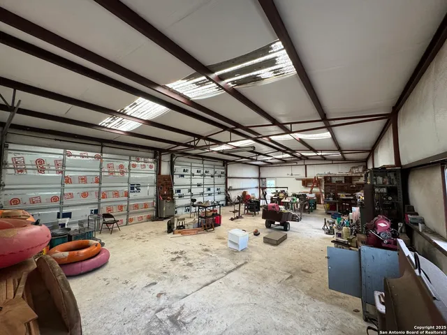 $330,000 | 904 Eagle Creek Drive, Floresville, TX 78114