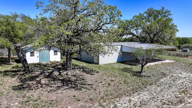 $330,000 | 904 Eagle Creek Drive, Floresville, TX 78114