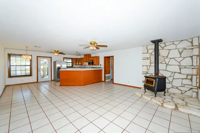 $330,000 | 904 Eagle Creek Drive, Floresville, TX 78114