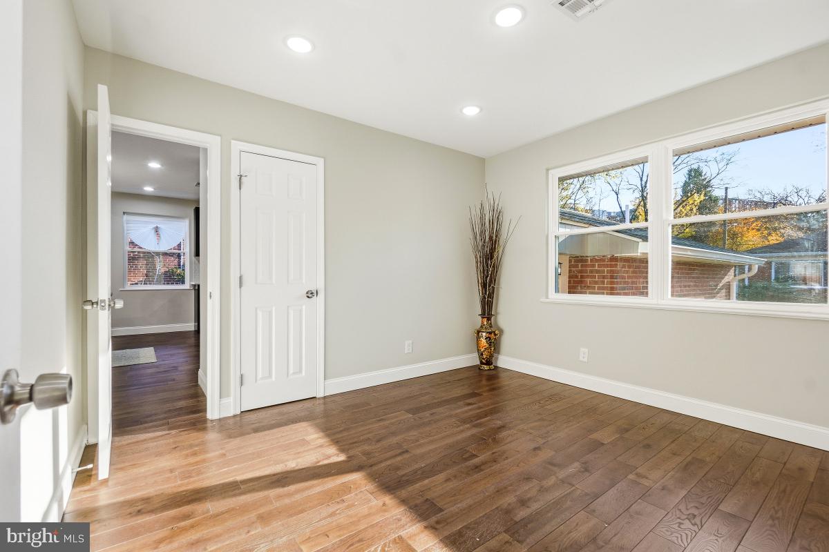 1202 Burton Street Silver Spring, MD 20910 - Photo 10 of 30
