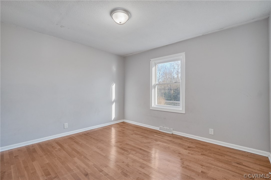 14900 Harrowgate Road Chester, VA 23831 - Photo 17 of 31