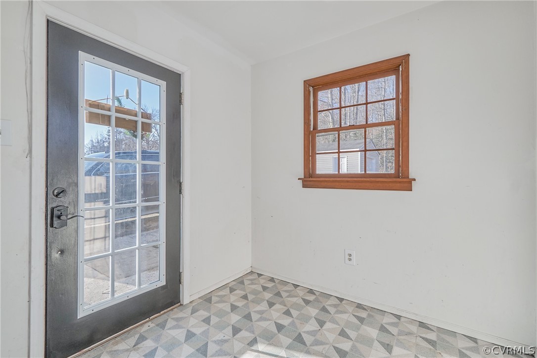 14900 Harrowgate Road Chester, VA 23831 - Photo 5 of 31