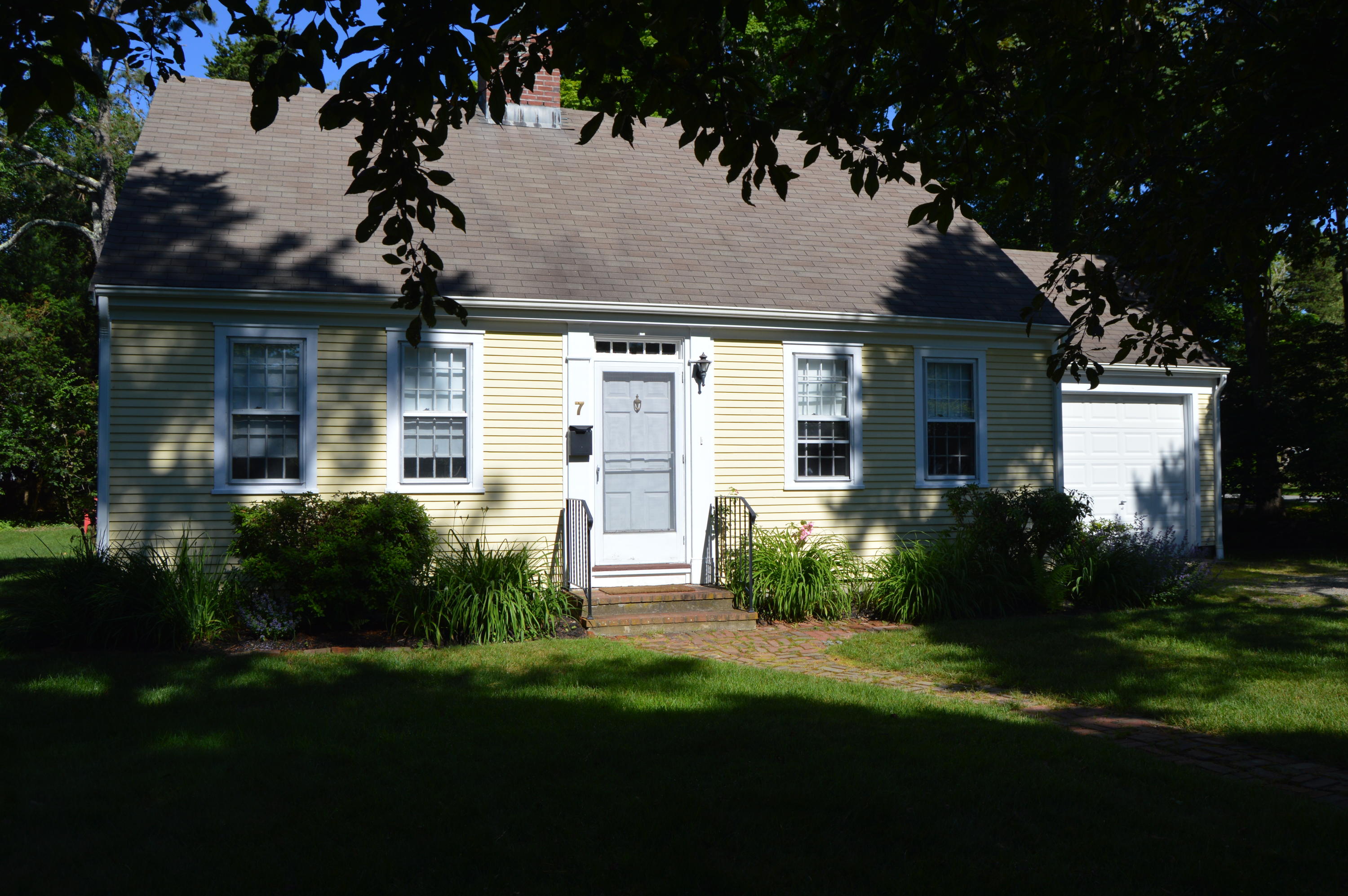 7 Gull Road, Falmouth, MA 02540 Compass