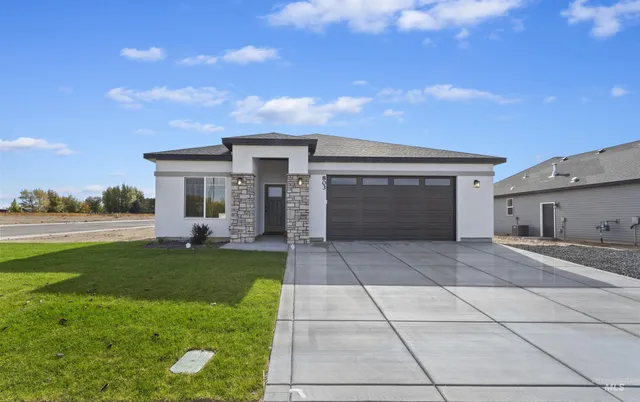 $374,900 | 803 Waveland Avenue, Filer, ID 83328