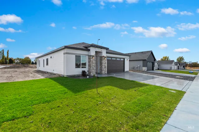 $374,900 | 803 Waveland Avenue, Filer, ID 83328