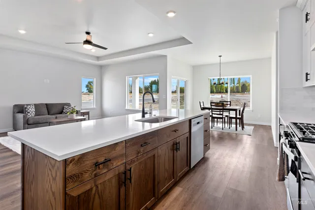 $374,900 | 803 Waveland Avenue, Filer, ID 83328