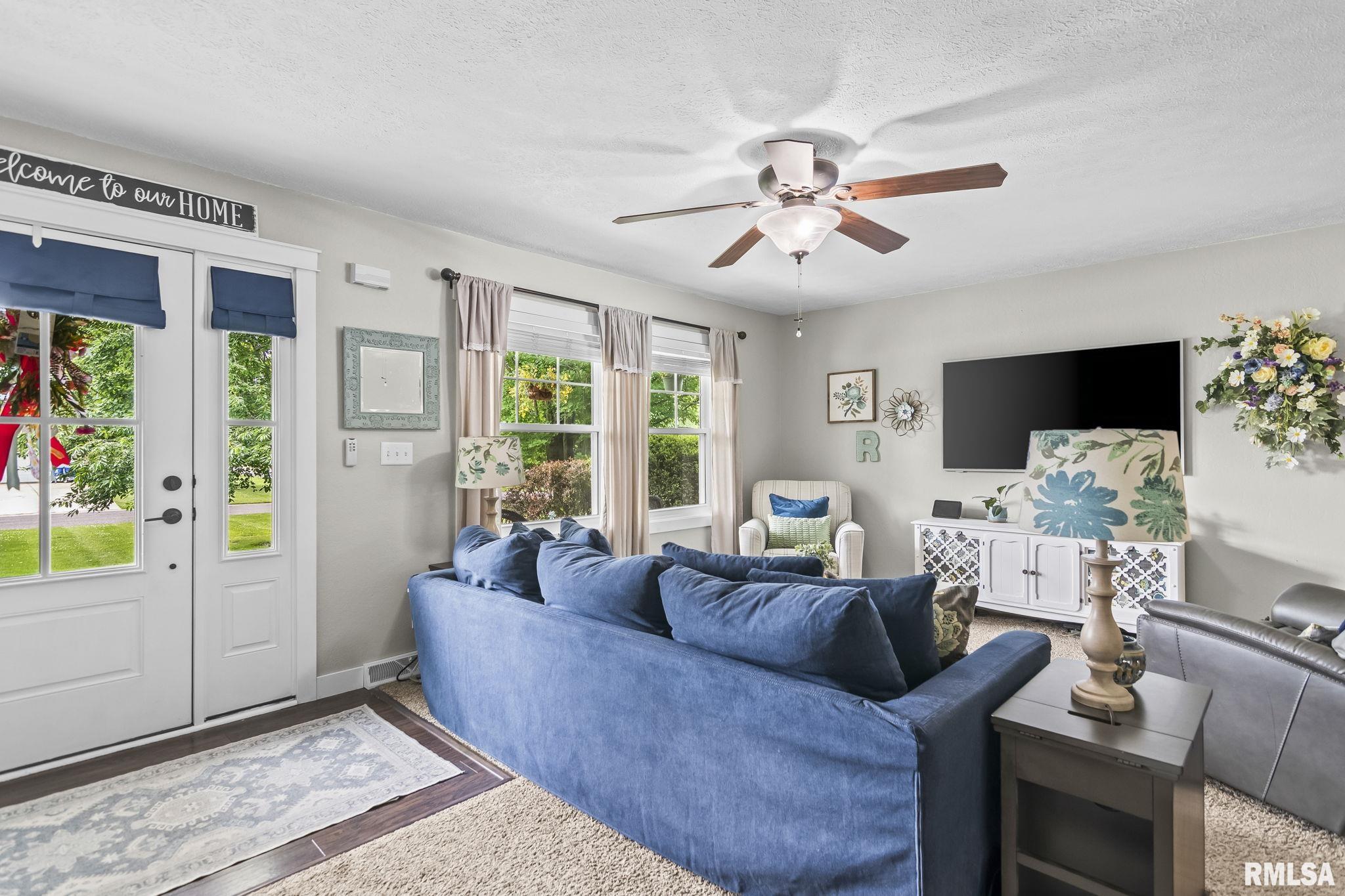 49 Aspen Road Pleasant Plains, IL 62677 - Photo 4 of 52