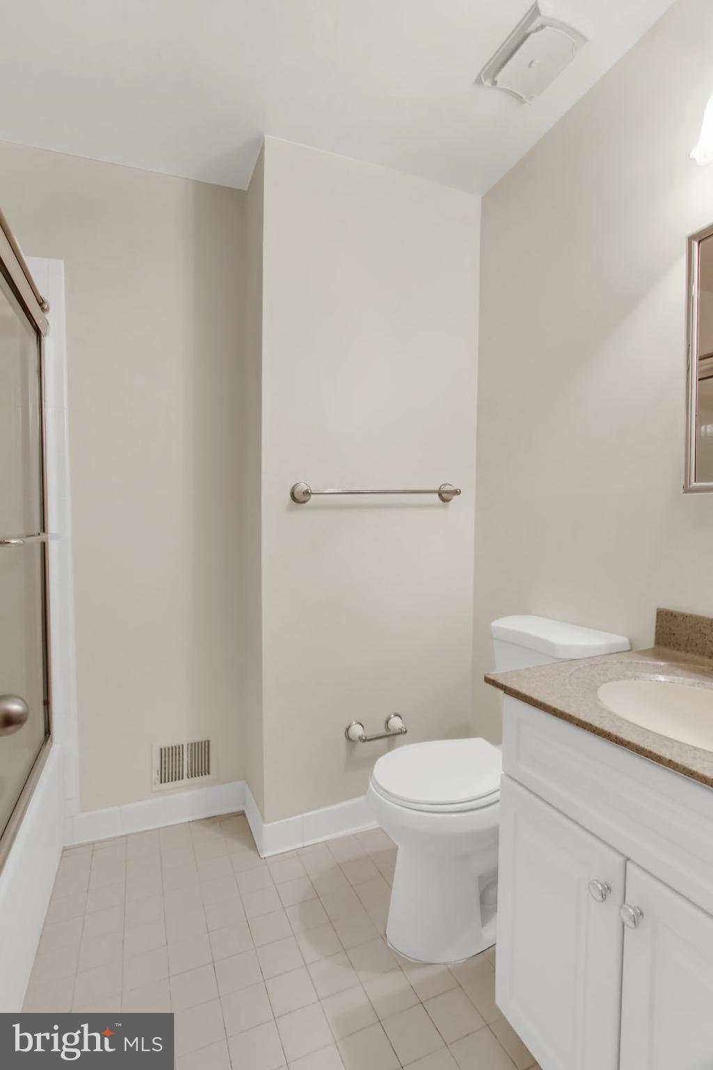 14934 Wellwood Road Silver Spring, MD 20905 - Photo 18 of 26 Bath