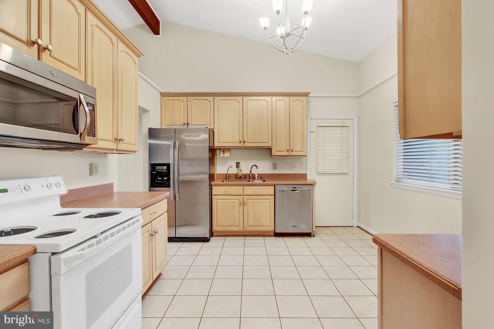 14934 Wellwood Road Silver Spring, MD 20905 - Photo 6 of 26 Kitchen