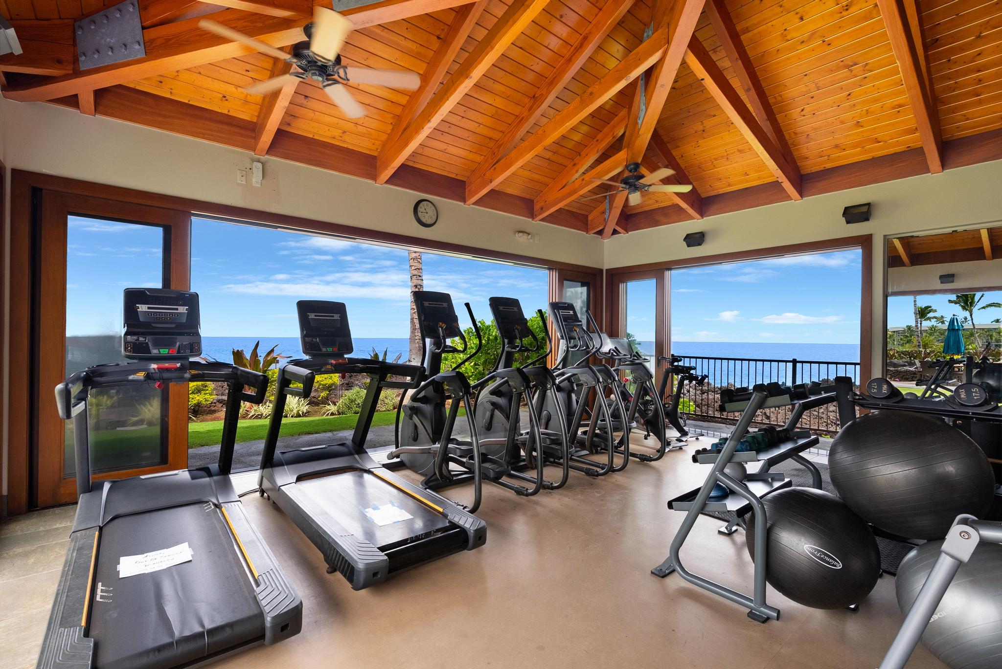 69-1033 Nawahine Place, Unit 18D Waikoloa, HI 96738 - Photo 21 of 25 a room with gym equipment